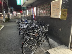 戸田新曽校自転車置き場